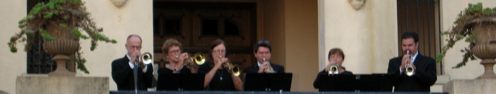 fanfare w banner